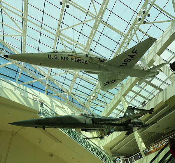 Aircraft in the California Science Centre