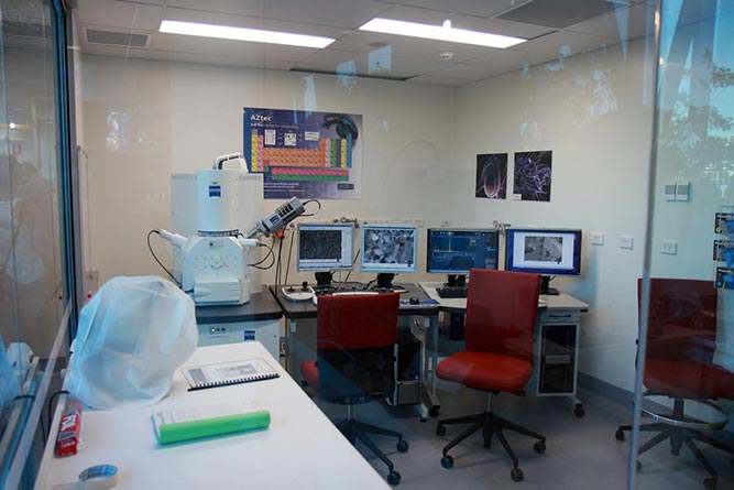 Electron microscope, QUT Gardens Point Campus