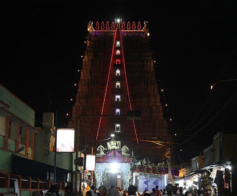 Ramanathaswamy Temple from the outside, at night