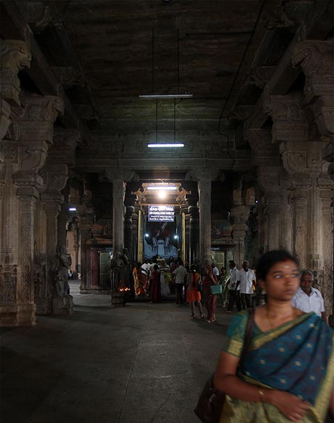 People inside Sri Ranganathaswamy Temple