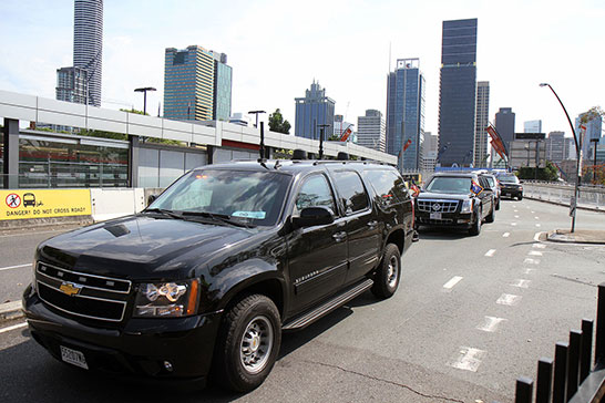 Note the aerials on the roof, providing secured communications from Obama’s limousine back to America