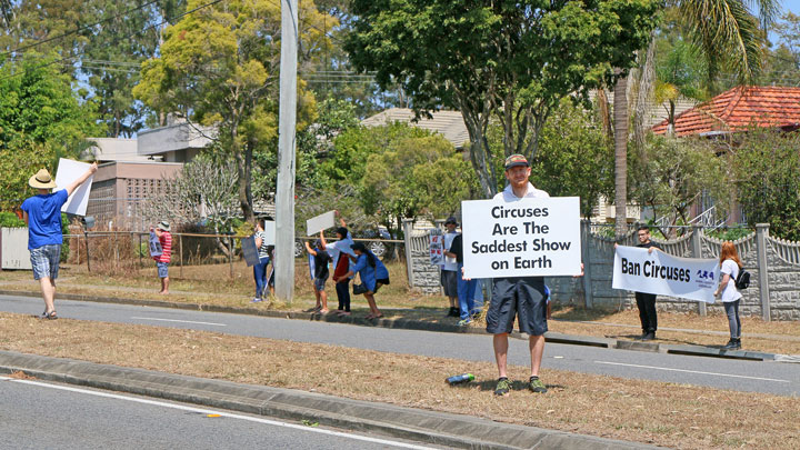 Lennon Brothers Circus Protest, Mount Gravatt Showground