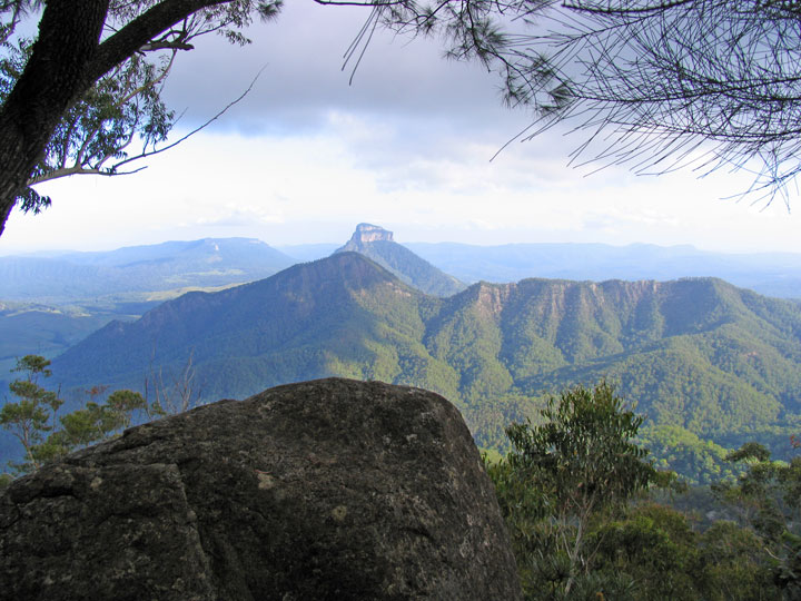 Bushwalk up Mt Barney  via South (Peasant's) Ridge