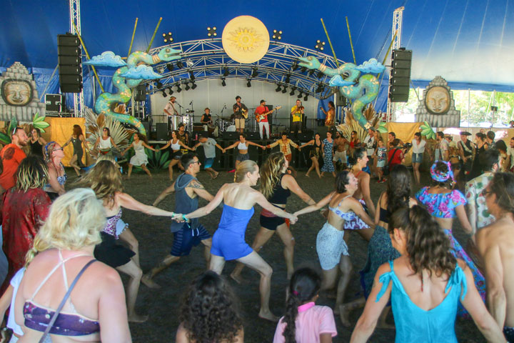 Bronwen, Som De Calcada at Irie Top, Island Vibe Festival 2019, Stradbroke Island