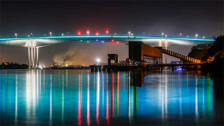 Sir Leo Hielscher Bridges (Gateway Bridges) from Colmslie Beach Reserve