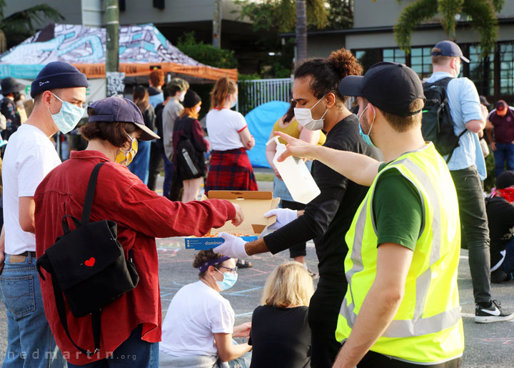 The crowd were fed pizza