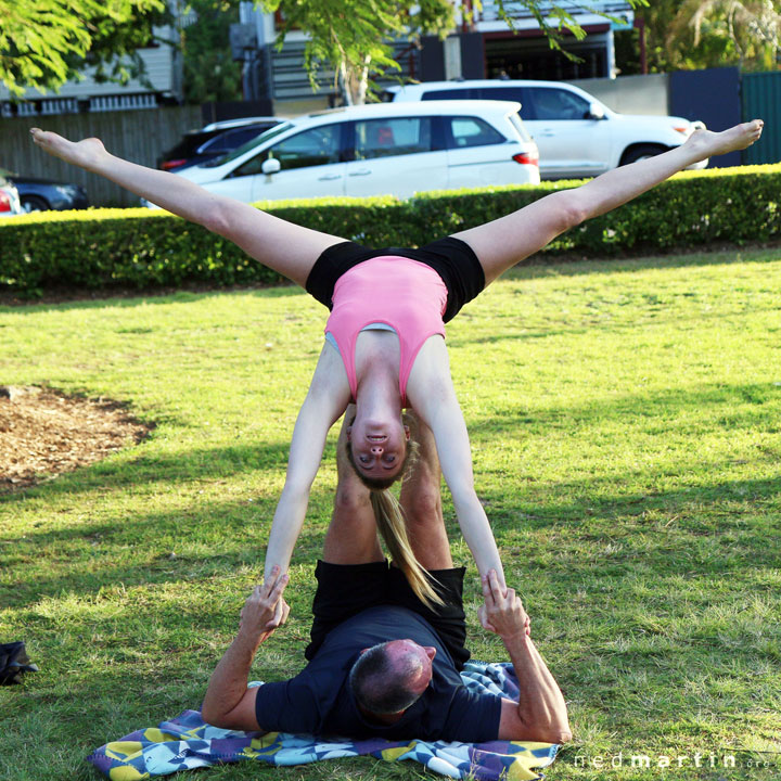 Slackline & Acro at New Farm Park