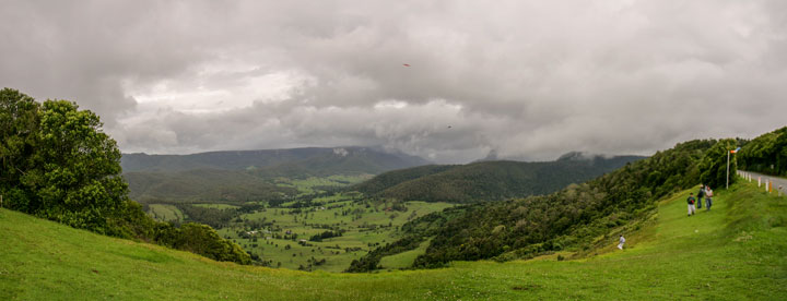 Scenic valley on the way to Coomera Gorge