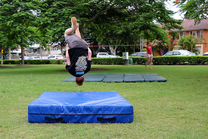 The “casual slackliner & the clumsy man”