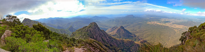 Bushwalk up Mt Barney  via South (Peasant's) Ridge