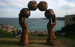 Juggling, Sculpture by the Sea