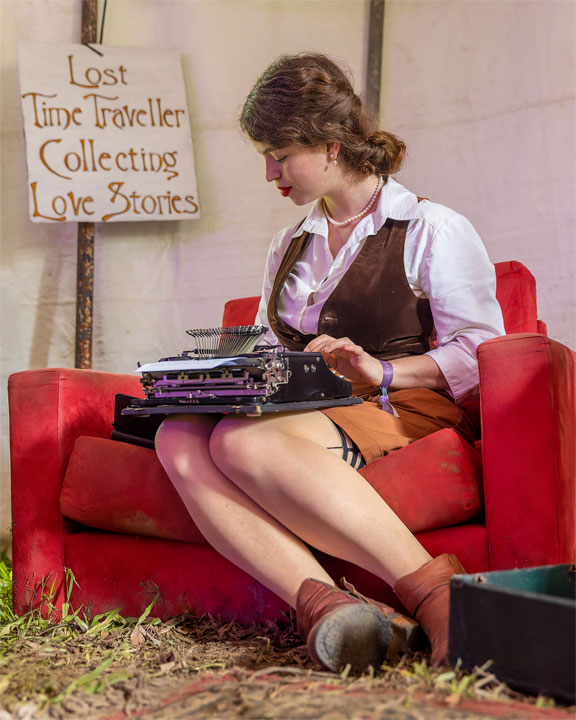 The Hopeless Romantic’s Time-Travelling Typewriter, Spiegeltent, Yonder Festival 2021