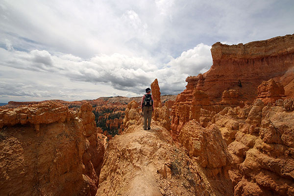 Bronwen looking over the hoodoos