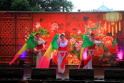 Shanghai Pop Girls at Chinatown Mall