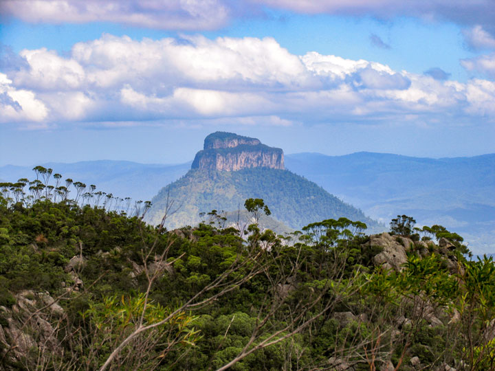 Bushwalk up Mt Barney  via South (Peasant's) Ridge