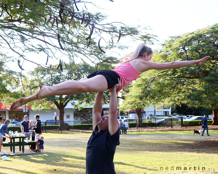 Slackline & Acro at New Farm Park