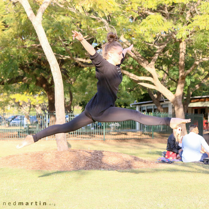 Slackline & Acro at New Farm Park