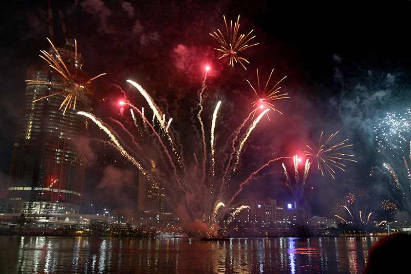 The fireworks over the Brisbane River at Riverfire