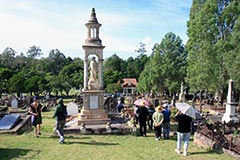 Bronwen, Sarah, & the group at Toowong Cemetery