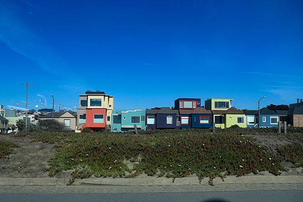 Houses on the drive into San Francisco