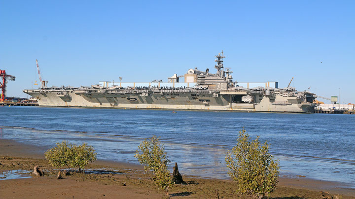 USS Ronald Reagan, Luggage Point, Brisbane