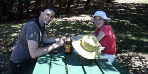 Ned & Bronwen eating lunch at Stradbroke Island