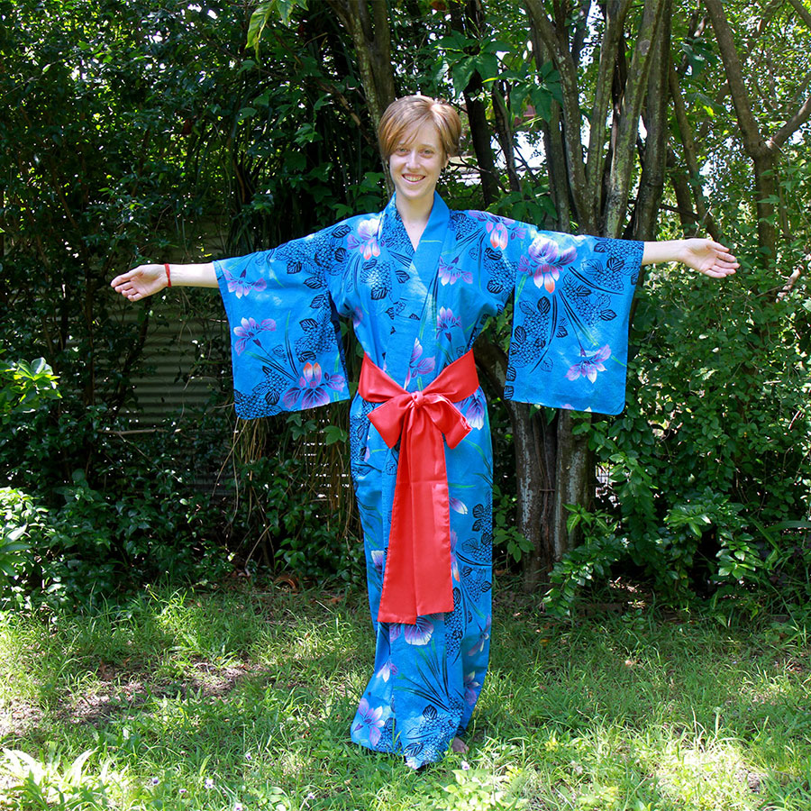 Bronwen models her kimono.