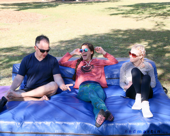 Slackline & Acro at New Farm Park