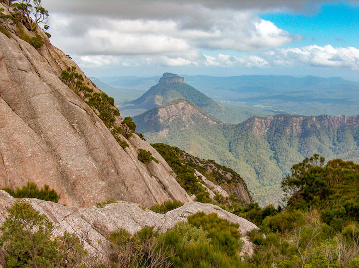 Bushwalk up Mt Barney  via South (Peasant's) Ridge