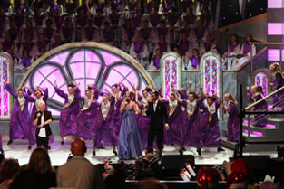 Jack Vidgen & Mirusia at The Lord Mayor’s Christmas Carols at Riverstage