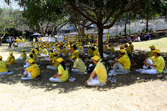 Falun Gong protest peacefully at Roma Street