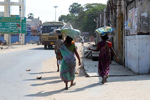 How Indians carry things