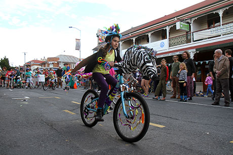 Kurilpa Derby, West End