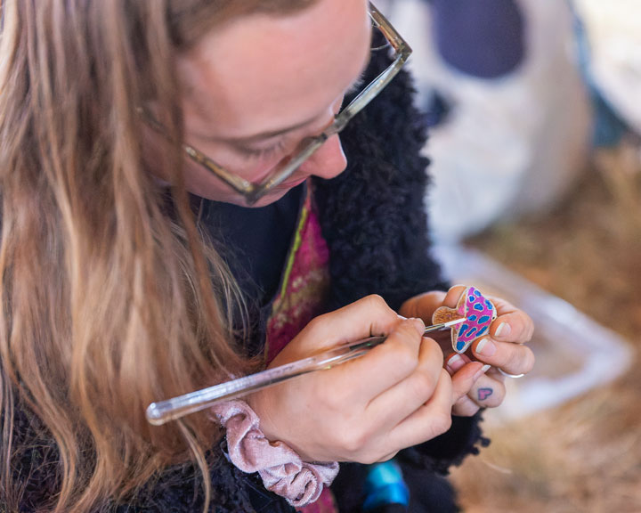 Hand painting jewellery, Jungle Love Festival 2022