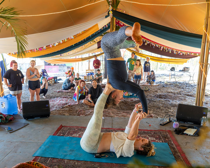 Acro yoga play, Jungle Love Festival 2022