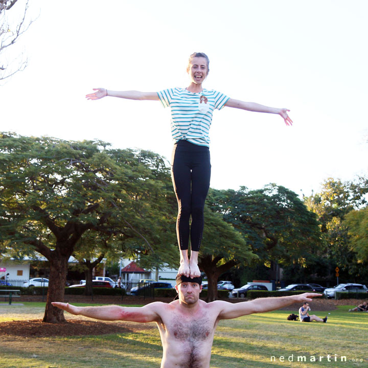 Slackline & Acro at New Farm Park