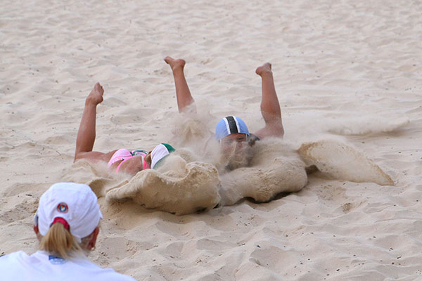 What happens when you lose something valuable in the sand at the Gold Coast