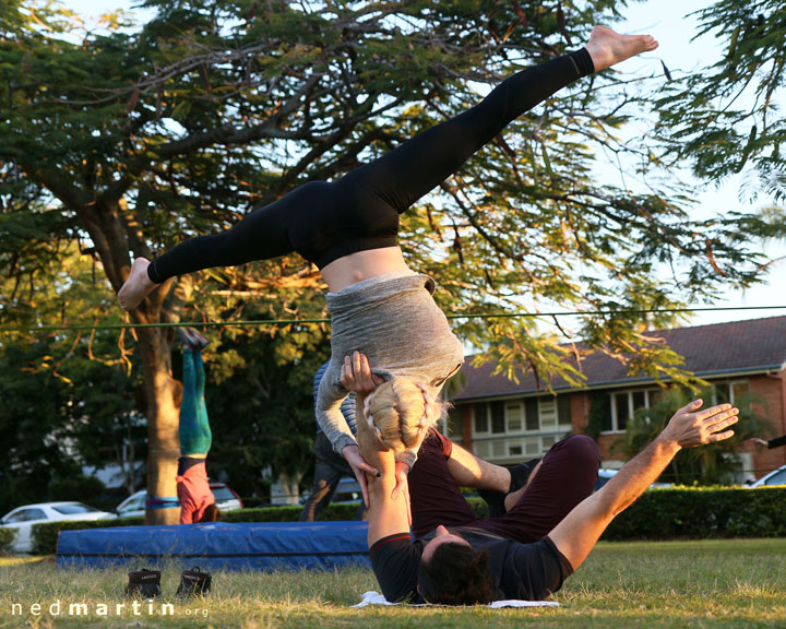 Slackline & Acro at New Farm Park