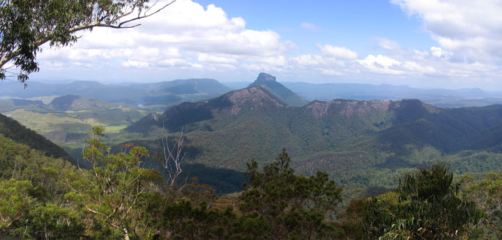 Bushwalk up Mt Barney  via South (Peasant's) Ridge