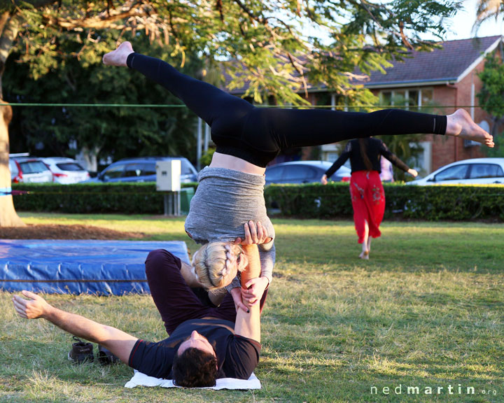 Slackline & Acro at New Farm Park