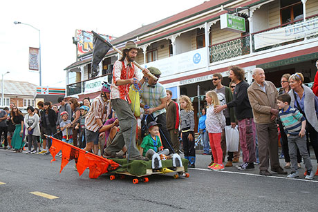 Kurilpa Derby, West End