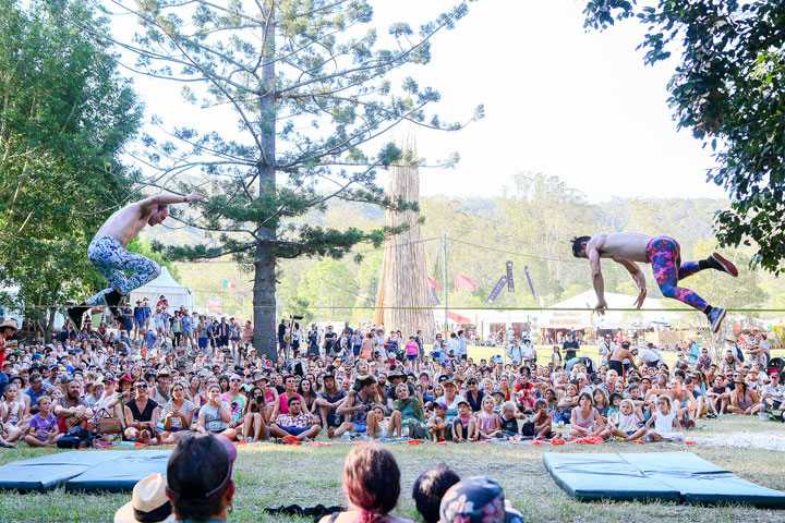 Bruise Brothers Slackline, Woodford Folk Festival 2016/2017, Woodfordia