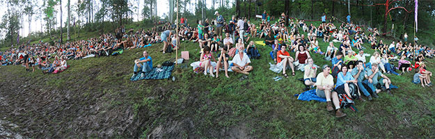 Muddy crowds at The Grande