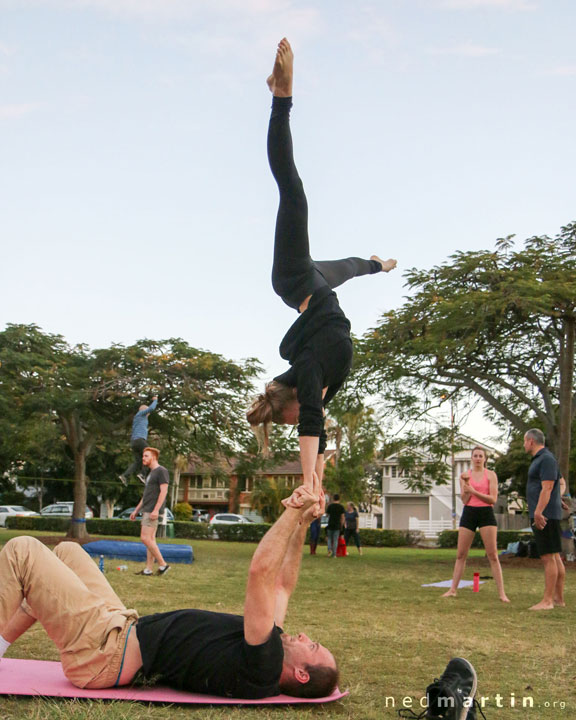 Slackline & Acro at New Farm Park