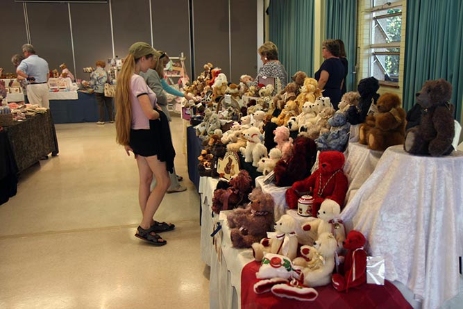 Bronwen at the Teddybear convention at the Botanic Gardens