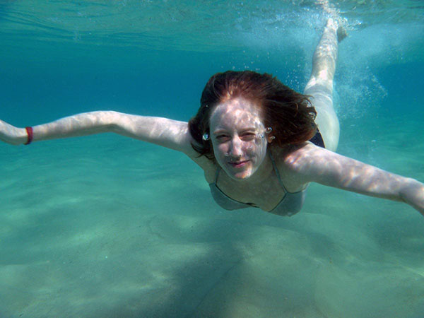 Bronwen showing off underwater