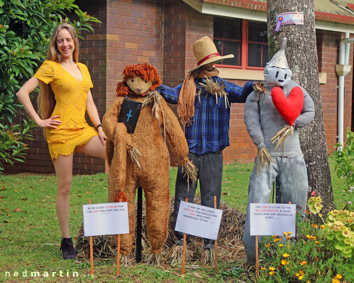 Bronwen at the Tamborine Mountain Scarecrow Festival