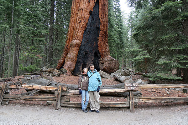 Bronwen and Ned in front of Grizzly Giant