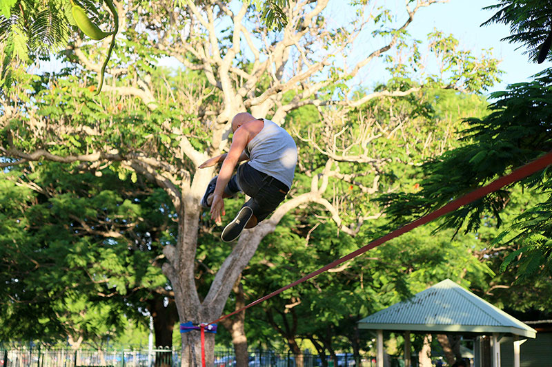 Kung-fu slacklining