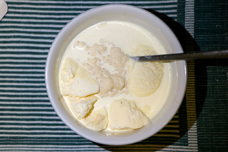 Rice pudding, cream & ice cream